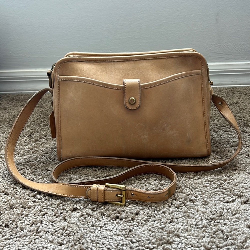 Vintage coach crossbody tan